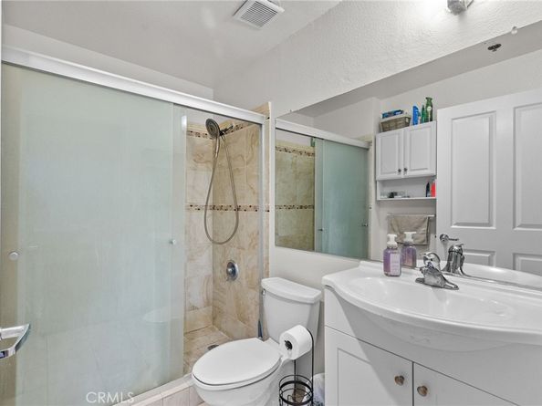 19350 Sherman Way 204, Reseda CA 91335
