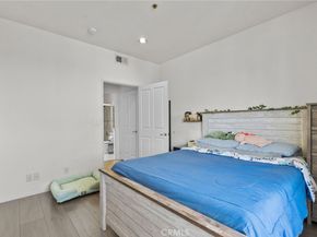 19350 Sherman Way 204, Reseda CA 91335