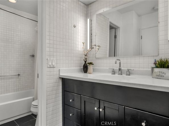 1222 N Olive Drive 213, West Hollywood CA 90069