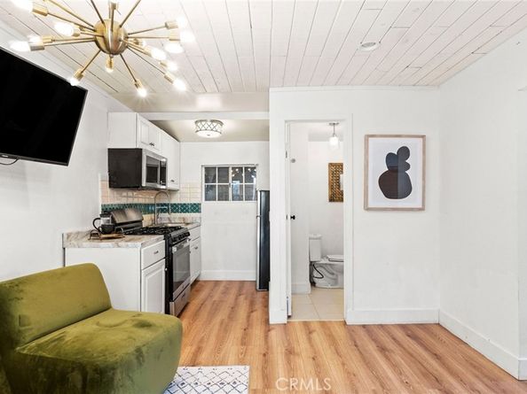 3209 Bennett Drive, Los Angeles CA 90068