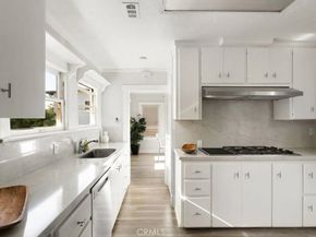 541 Oak Street, Laguna Beach CA 92651