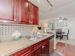 21450 Burbank Boulevard 211, Woodland Hills CA 91367