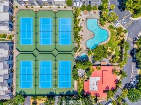 21450 Burbank Boulevard 211, Woodland Hills CA 91367