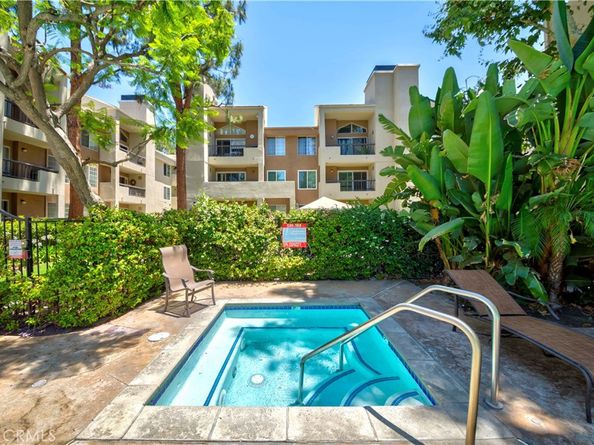 21450 Burbank Boulevard 211, Woodland Hills CA 91367