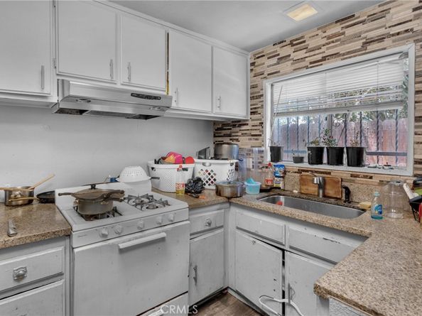 2200 E 105th Street, Los Angeles CA 90002