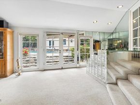 4959 Brewster Drive, Tarzana CA 91356