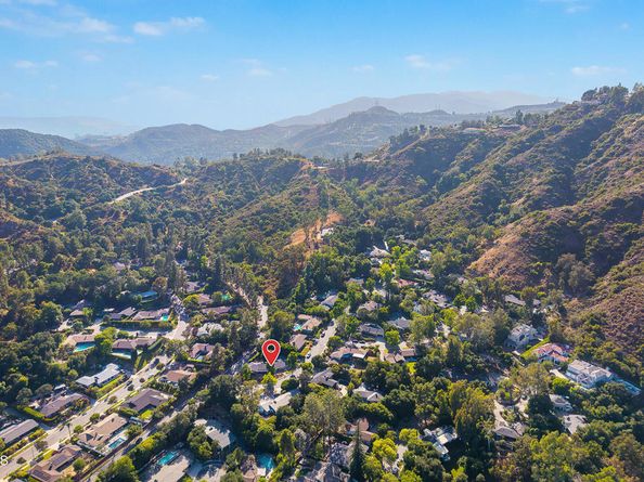 1620 Knollwood Drive, Pasadena CA 91103