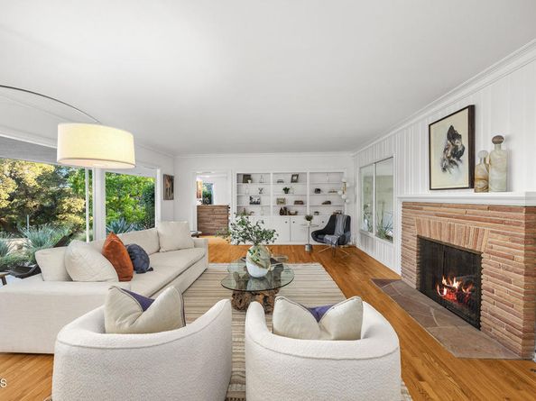 1620 Knollwood Drive, Pasadena CA 91103