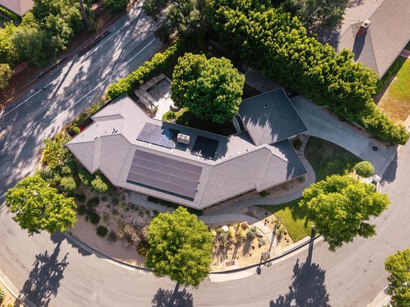 1620 Knollwood Drive, Pasadena CA 91103