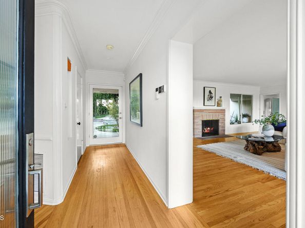 1620 Knollwood Drive, Pasadena CA 91103