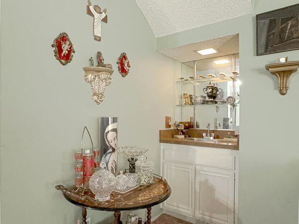 9763 Reseda Boulevard 83, Northridge CA 91324