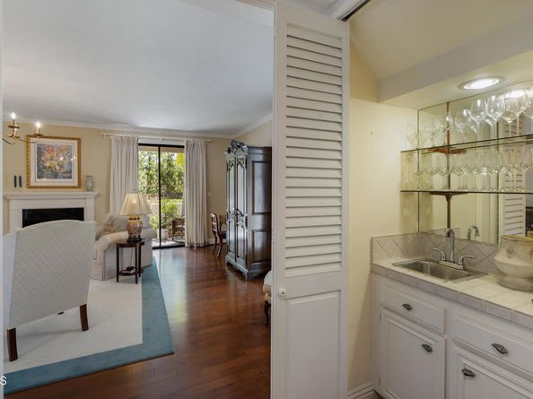 1068 S Orange Grove Boulevard, Pasadena CA 91105