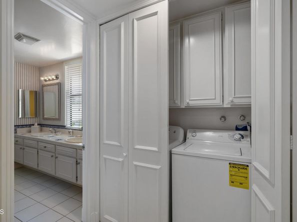 1068 S Orange Grove Boulevard, Pasadena CA 91105