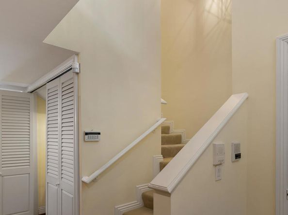 1068 S Orange Grove Boulevard, Pasadena CA 91105