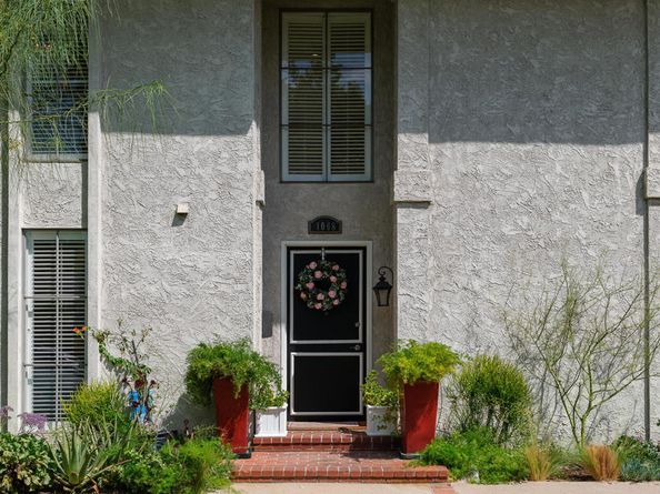 1068 S Orange Grove Boulevard, Pasadena CA 91105