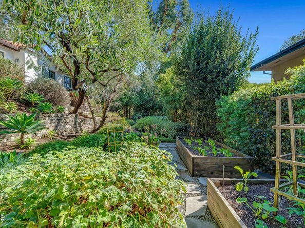 1450 Arroyo View Drive, Pasadena CA 91103