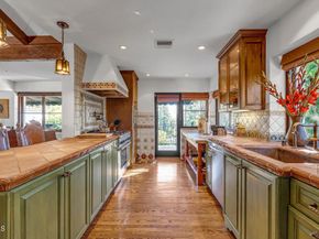 1450 Arroyo View Drive, Pasadena CA 91103