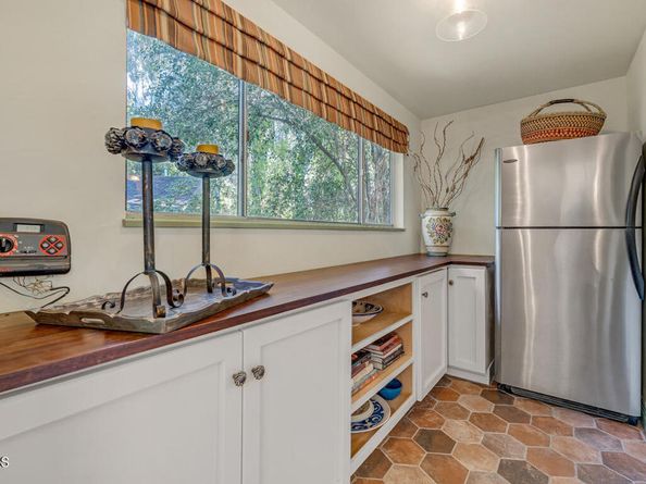 1450 Arroyo View Drive, Pasadena CA 91103