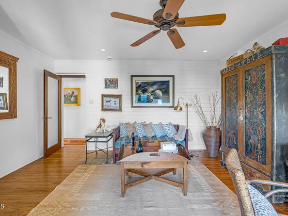 1450 Arroyo View Drive, Pasadena CA 91103