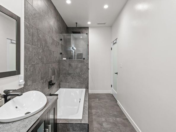 1818 New York Drive, Altadena CA 91001