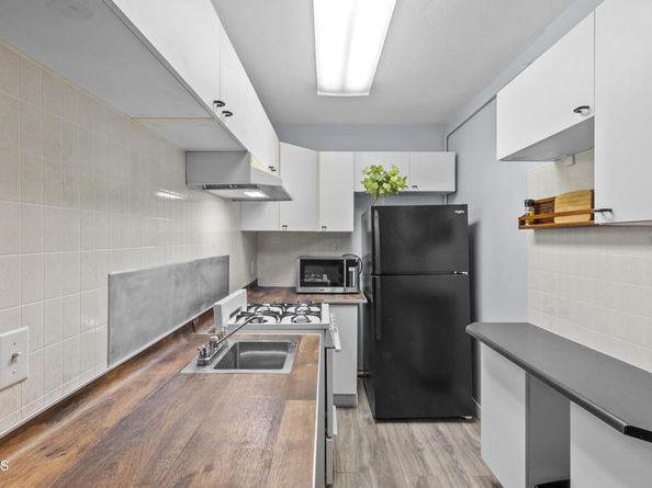 1818 New York Drive, Altadena CA 91001