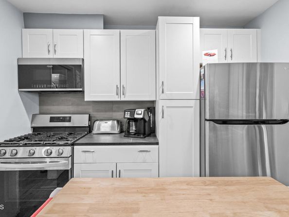 1818 New York Drive, Altadena CA 91001