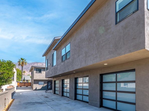 1818 New York Drive, Altadena CA 91001