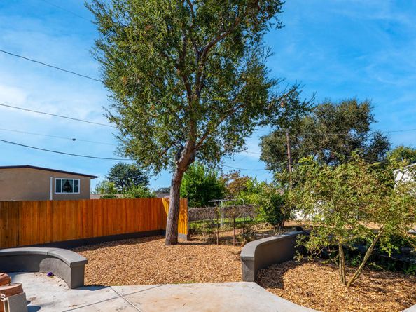 1818 New York Drive, Altadena CA 91001