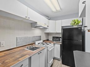 1818 New York Drive, Altadena CA 91001