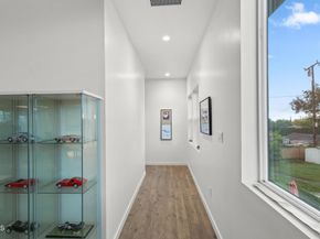 1818 New York Drive, Altadena CA 91001