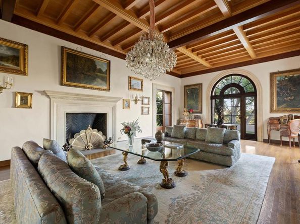 262 S San Rafael Avenue, Pasadena CA 91105