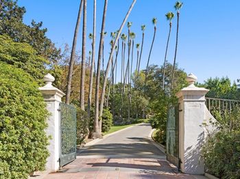 262 S San Rafael Avenue