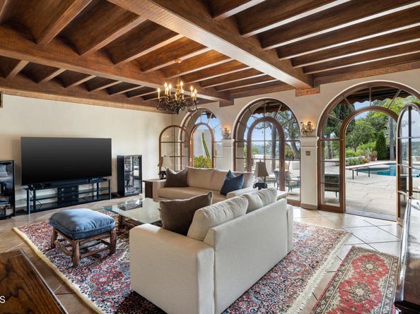 262 S San Rafael Avenue, Pasadena CA 91105