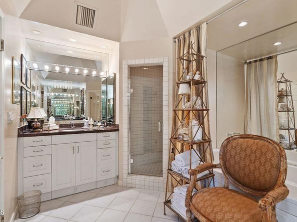 70 N Arroyo Boulevard, Pasadena CA 91105