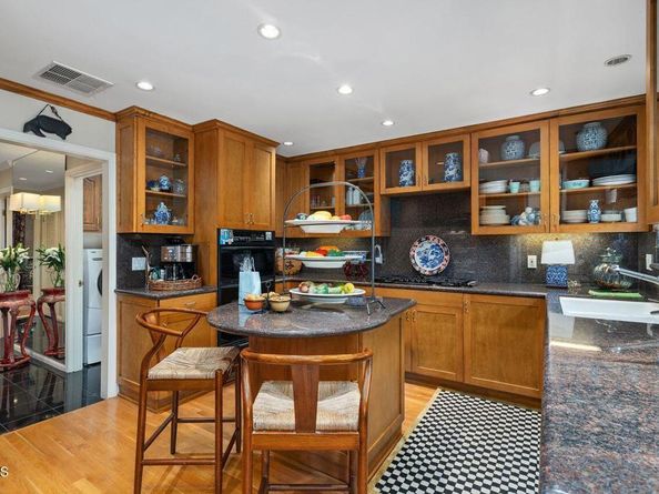 70 N Arroyo Boulevard, Pasadena CA 91105