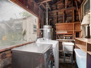 426 W Arbor Vitae Street, Inglewood CA 90301