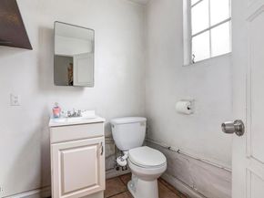 426 W Arbor Vitae Street, Inglewood CA 90301