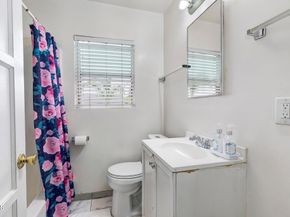 426 W Arbor Vitae Street, Inglewood CA 90301