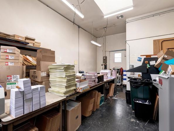 426 W Arbor Vitae Street, Inglewood CA 90301