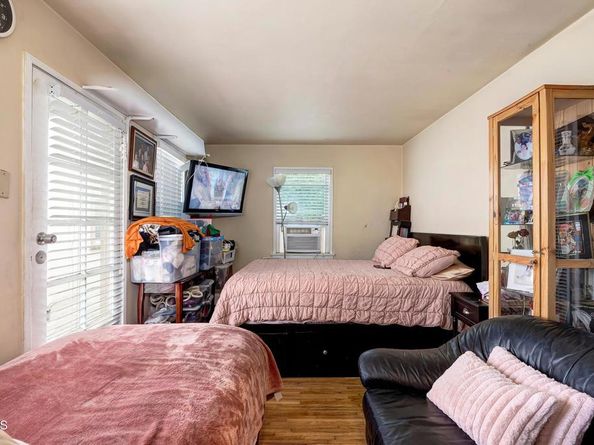 426 W Arbor Vitae Street, Inglewood CA 90301