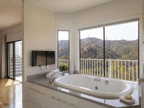 363 Patrician Way, Pasadena CA 91105