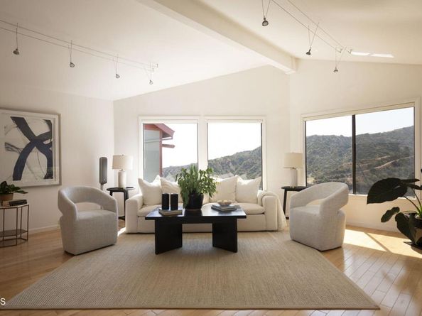 363 Patrician Way, Pasadena CA 91105