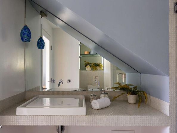 363 Patrician Way, Pasadena CA 91105