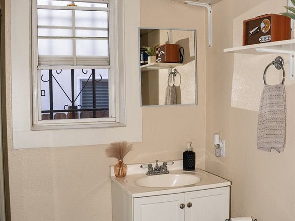 116 W 70th Street, Los Angeles CA 90003