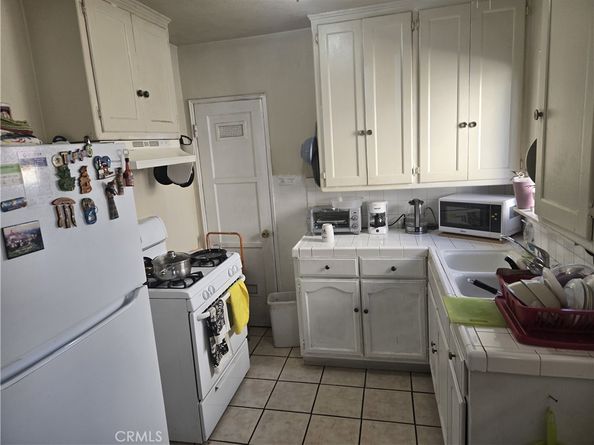 1609 W 107th Street, Los Angeles CA 90047