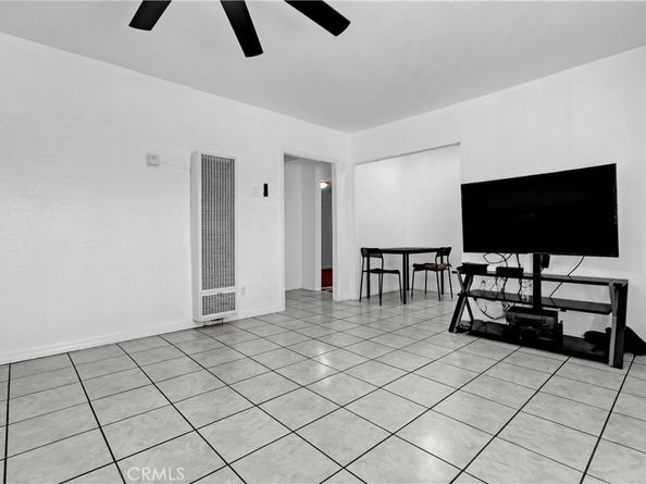 8810 MENLO Avenue, Los Angeles CA 90044