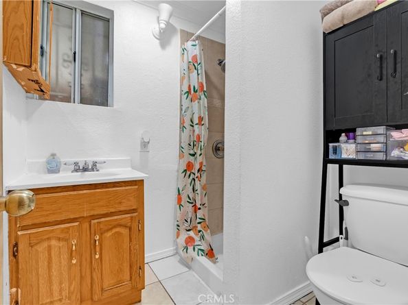 8810 MENLO Avenue, Los Angeles CA 90044