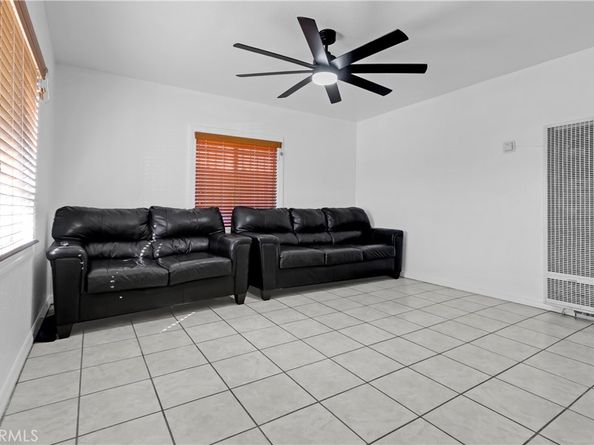 8810 MENLO Avenue, Los Angeles CA 90044