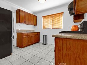 8810 MENLO Avenue, Los Angeles CA 90044