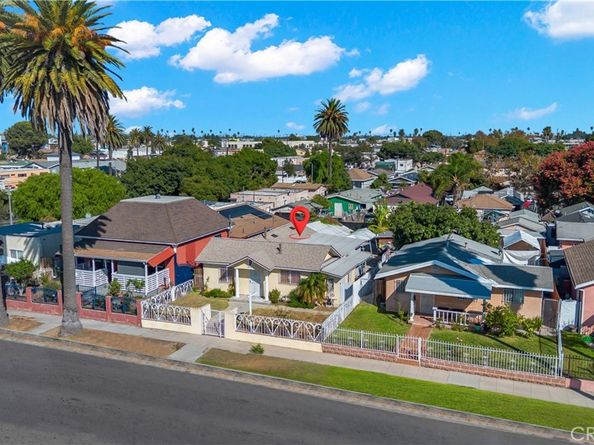 8810 MENLO Avenue, Los Angeles CA 90044